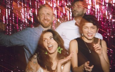 DJ ou playlist ? Lumière ou pas ? Les bonnes questions à vous poser avant de planifier votre soirée de fin d’année