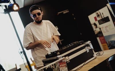 De la techno au jazz : comment nos DJs adaptent leur répertoire à tous types d’événements