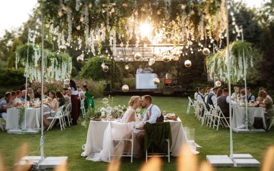 Réussir la sonorisation et l’éclairage de votre mariage en extérieur cet été