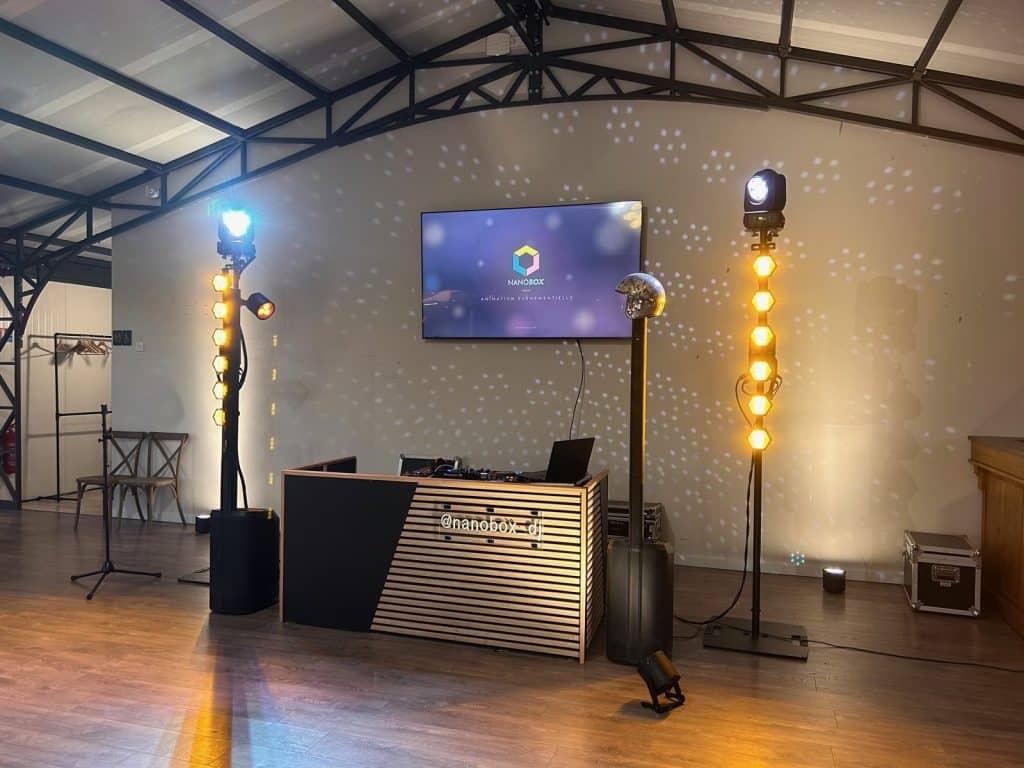 Installation DJ Nanobox dans la salle du Domaine de Lassalle