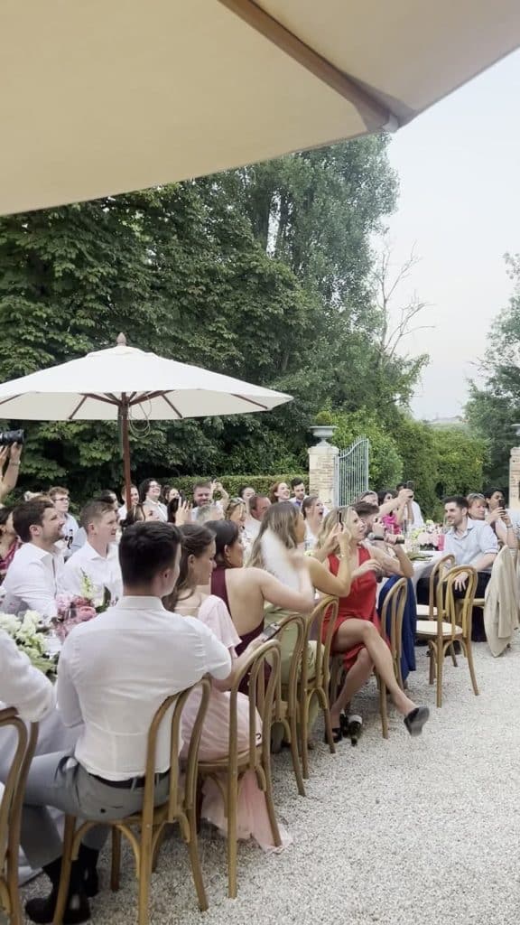 Grande tablée en plein air au Domaine du Rodier