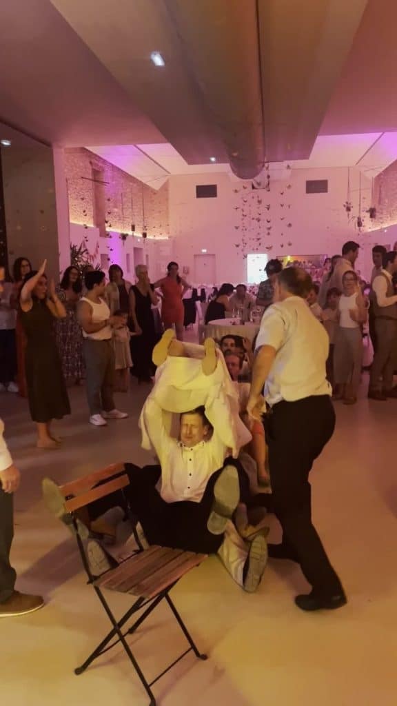 Piste de danse en folie au Domaine d'en Pégéni